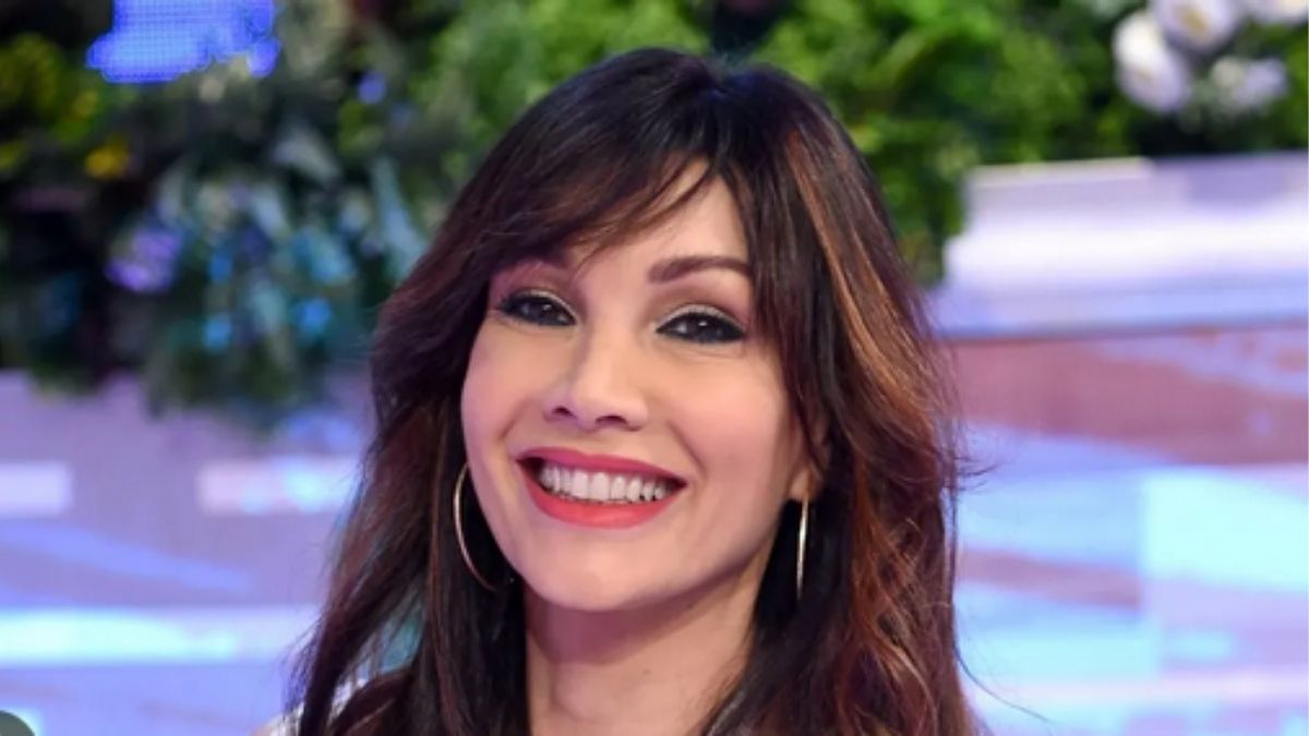 ? Luisa Corna cosa fa oggi: L’Elegante Ritiro dalla TV e il Matrimonio con Stefano Giovino ? Luisa Corna cosa fa oggi: L’Elegante Ritiro dalla TV e il Matrimonio con Stefano Giovino