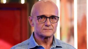 Alfonso Signorini indagato a Milano per violenza sessuale ed estorsione: coinvolto Antonio Medugno