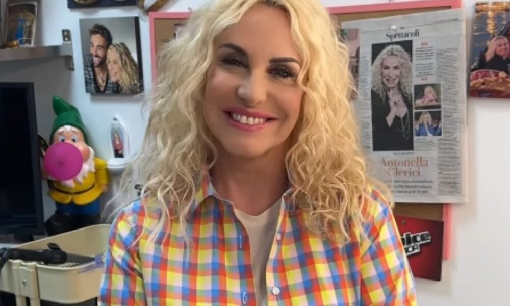 💍 Antonella Clerici: Nozze con Vittorio Garrone Non in Vista
