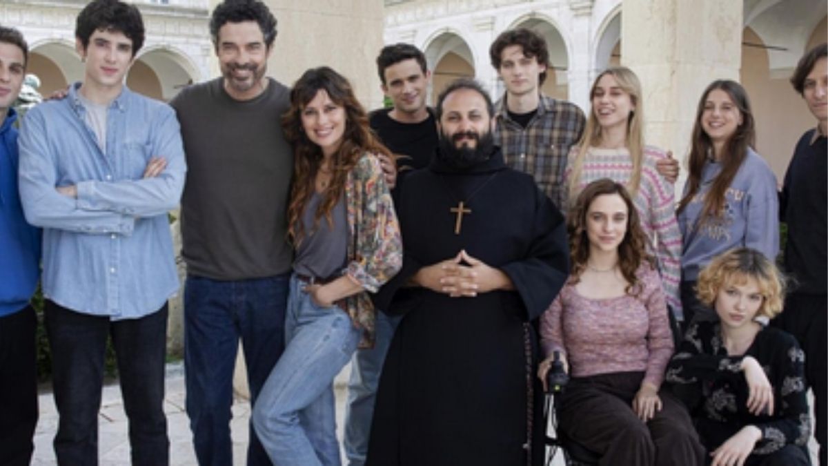 ascolti tv 18 dicembre 2025 il calcio domina un professore 3 vince sulla finale del gf da Lawebstar.it ascolti tv 18 dicembre 2025 il calcio domina un professore 3 vince sulla finale del gf