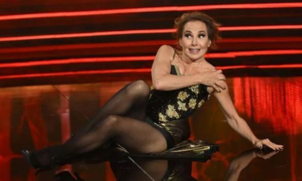 💃 Barbara D’Urso Non Si Arrende: Continua a “Ballando” Nonostante l’Infortunio