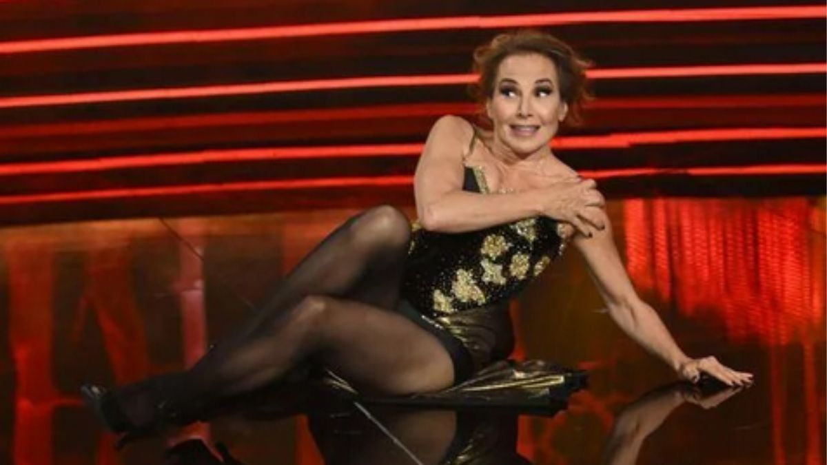 ? Barbara D’Urso Non Si Arrende: Continua a “Ballando” Nonostante l’Infortunio