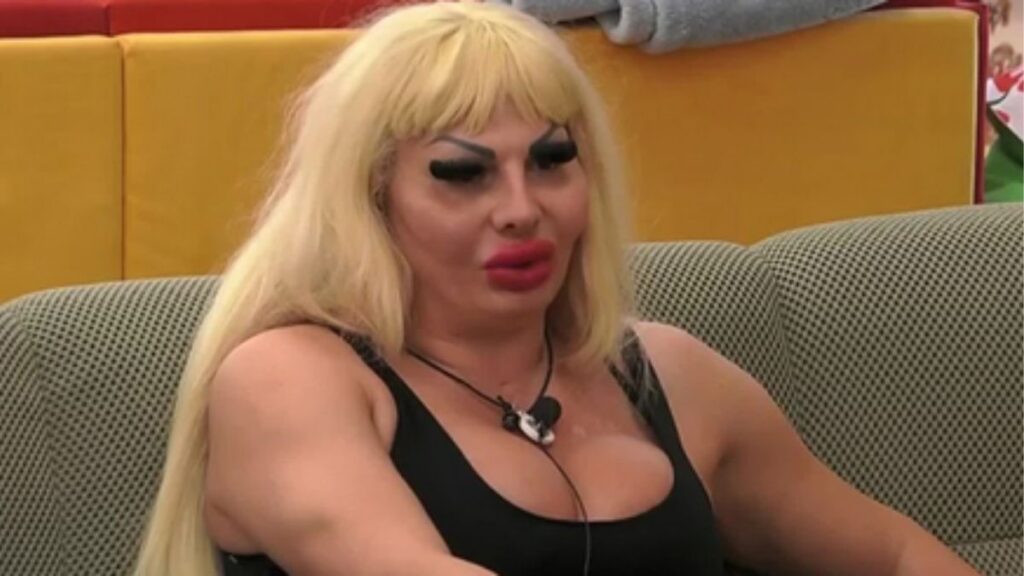 🔥 Elenoire Ferruzzi Contro Francesca Fagnani e Belve: "Fallita, Programma di M***a" 47 elenoire ferruzzi 1