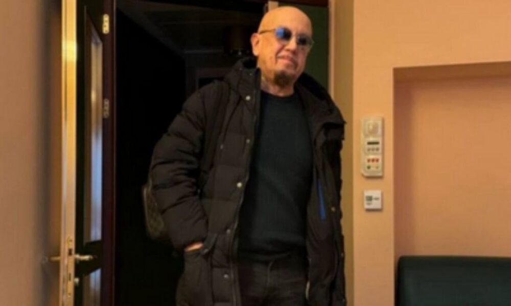 Enrico Ruggeri operato alla gola: “Ora inizia il silenzio”, il messaggio dopo l’intervento