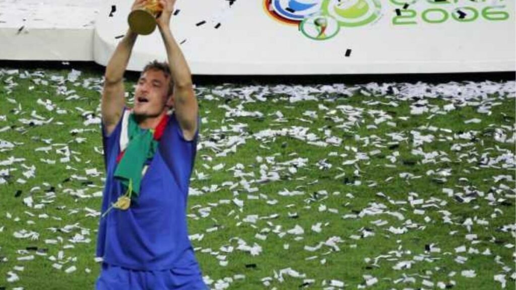 Francesco Totti: la leggenda eterna della Roma e del calcio mondiale 49 francesco totti 1