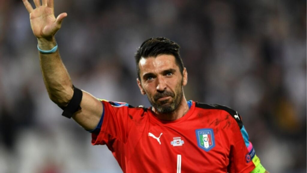 Gianluigi Buffon: la carriera del portiere più forte della storia moderna 47 gianluigi buffon 2