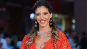 Guenda Goria, la Figlia d’Arte tra Gossip, Musica e la Forza di Mamma: Tutto sulla Sua Vita Privata e la Carriera