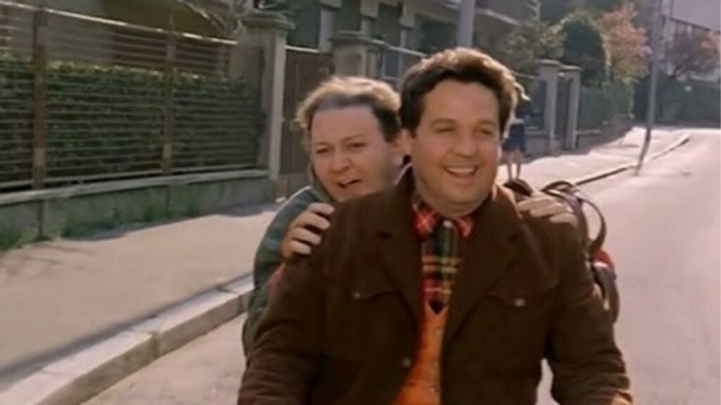 📺 Mediaset: Il Palinsesto Natalizio tra Film Cult, Musica e Sospensioni 49 il ragazzo di campagna