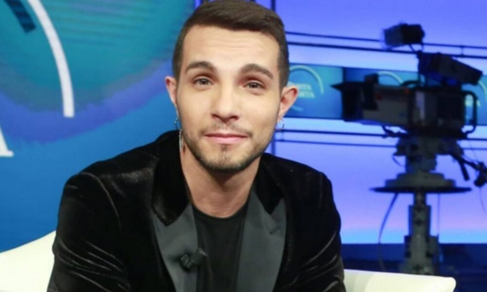 Marco Carta shock a La Volta Buona: “Mio padre mi rifiutò, mamma è morta giovanissima”