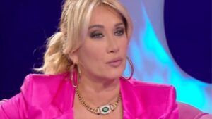 💔 Simona Tagli: Matrimonio Saltato a Causa delle “Foto Succinte” di 30 Anni Fa
