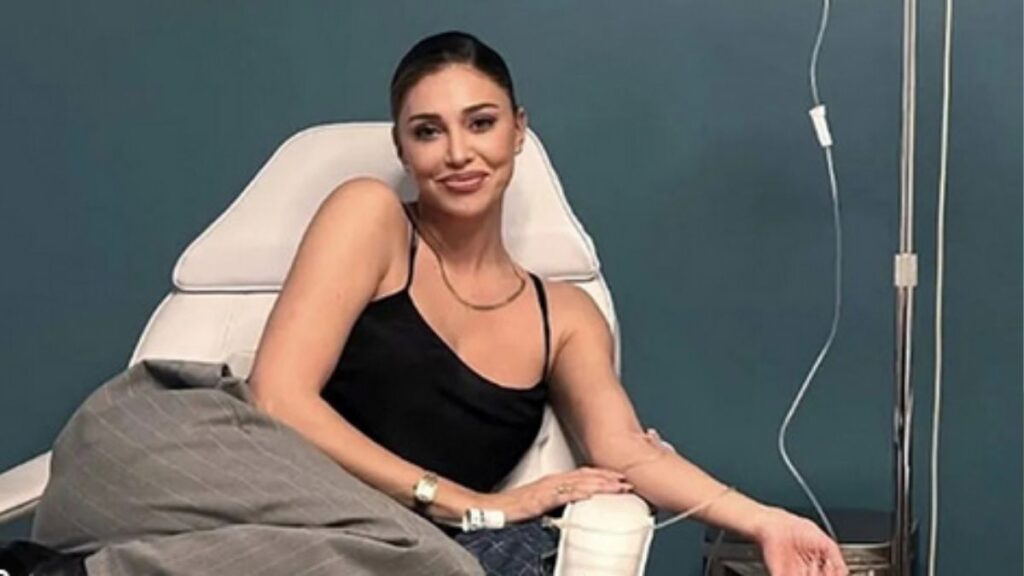 Bassetti contro Belen Rodriguez: nel mirino la ‘cura anti-age’ al NAD e le critiche ai vaccini 52 BELEN