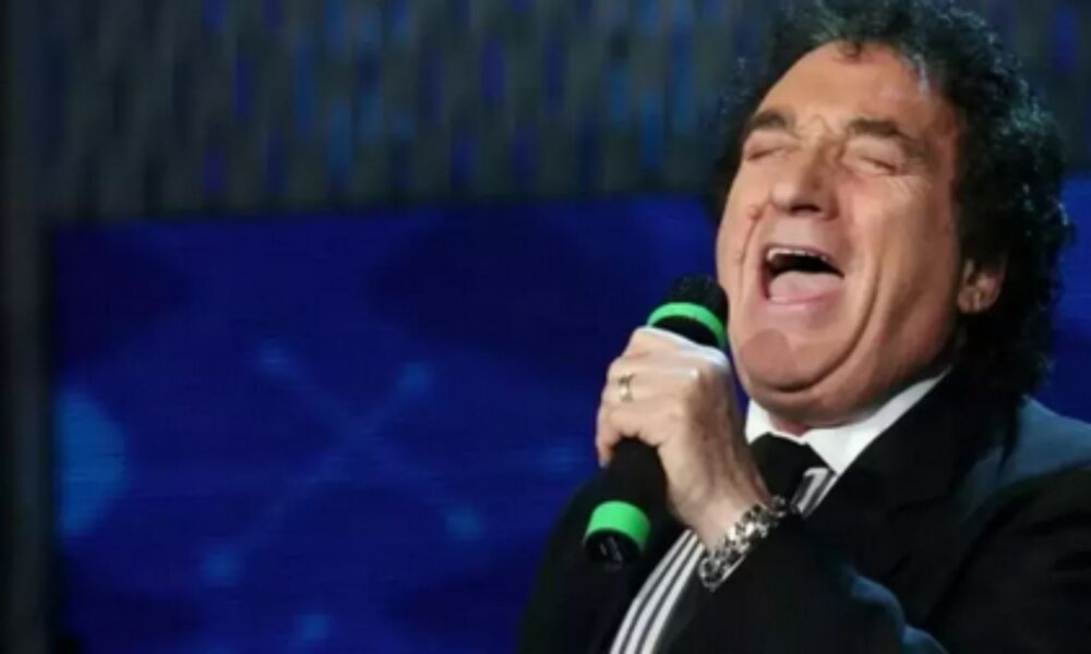 Perché la bara di Tony Dallara era blu, la spiegazione della moglie Patrizia