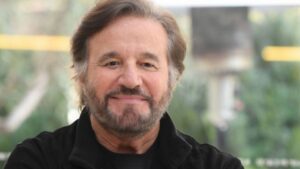 Christian De Sica a Verissimo: «Con Silvia 50 anni d’amore, il rispetto è il segreto del nostro matrimonio»