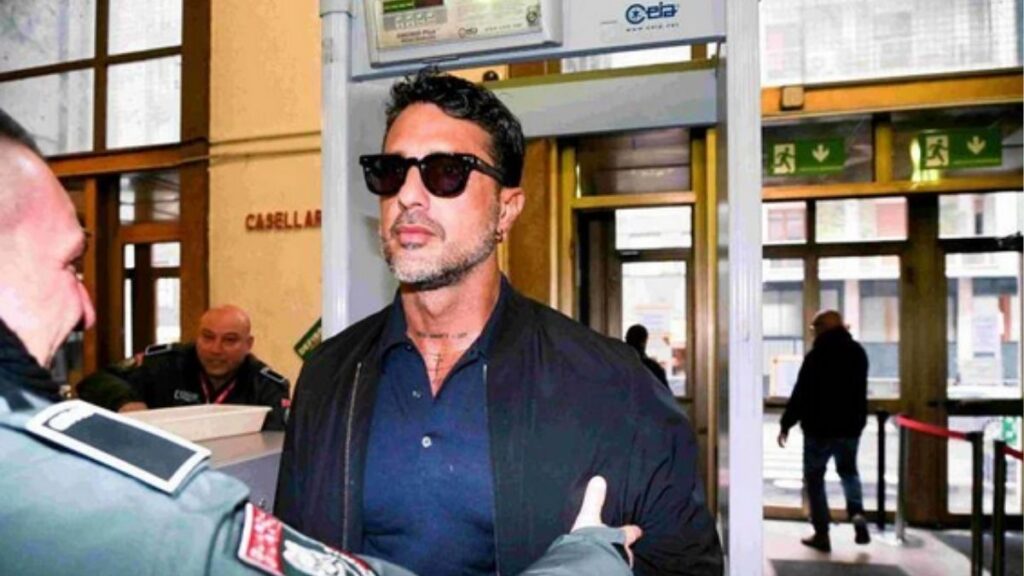 Agcom mette sotto osservazione “Falsissimo”: al vaglio le puntate di Fabrizio Corona su Signorini e Mediaset 53 fabrizio corona