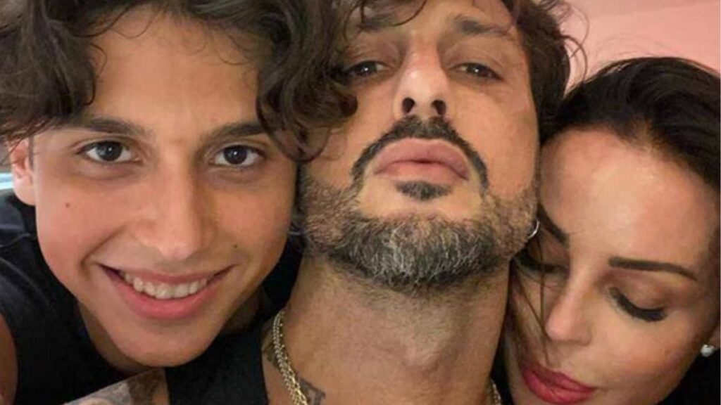 «Nella bicicletta di mio figlio Carlos avevo nascosto 100mila euro»: la confessione di Fabrizio Corona nella docuserie Netflix 48 fabrizio corona nina moric carlos