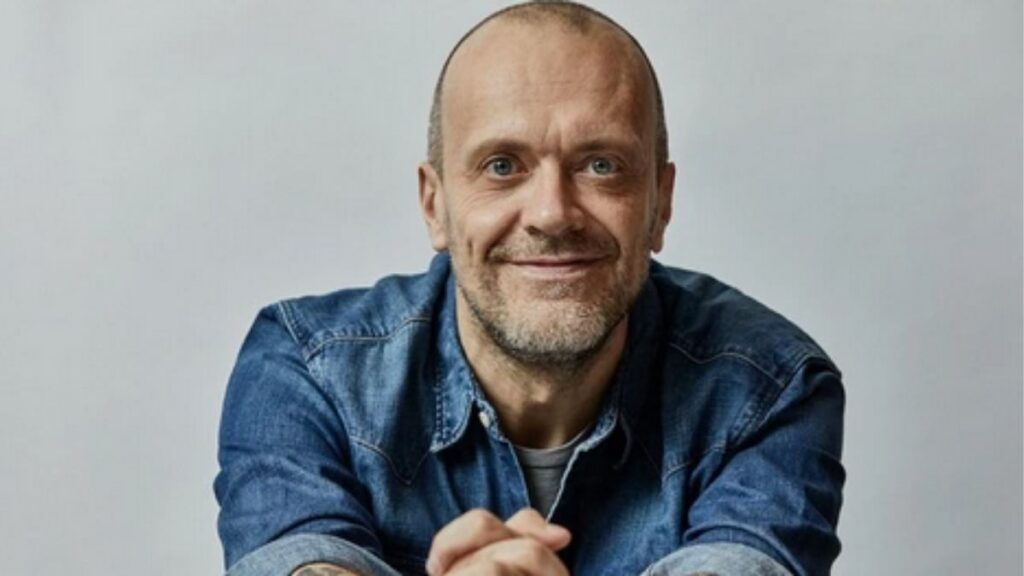 Paolo Bonolis torna in prima serata con Taratata: “Un atto di coraggio. Sanremo ha perso la narrazione” 53 max pezzali