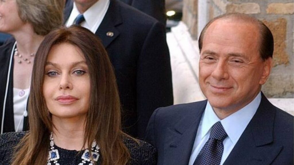 «Come si è originata la fortuna di Silvio Berlusconi?»: le accuse di Fabrizio Corona a Falsissimo 50 veronica lario