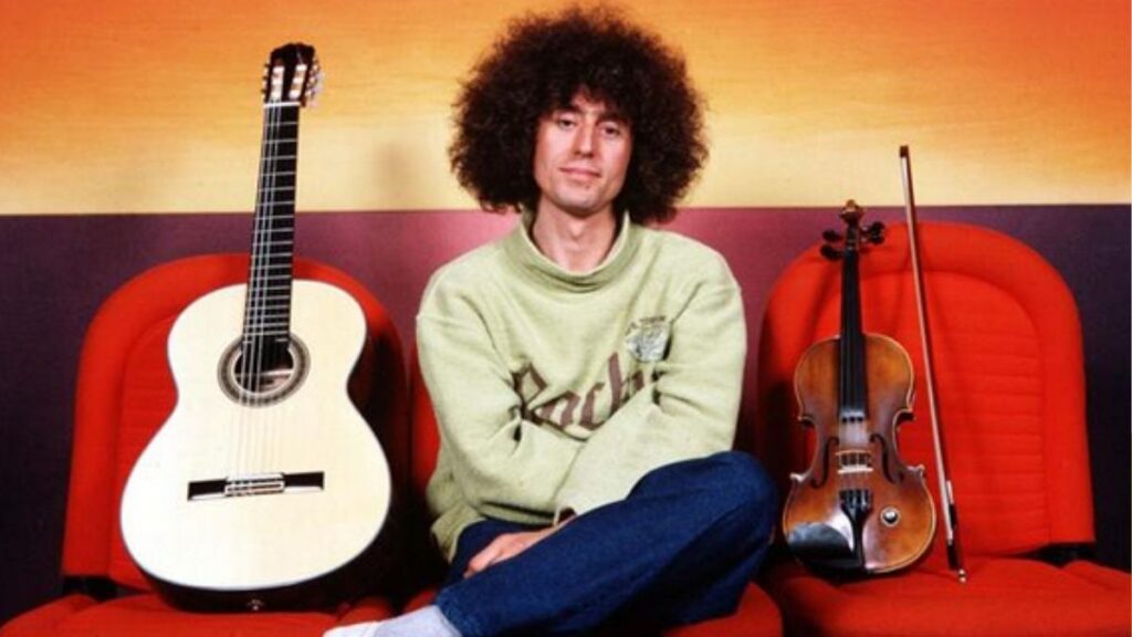 Angelo Branduardi: la carriera, la vita privata e la collaborazione con Luisa Zappa 52 angelo branduardi giovane