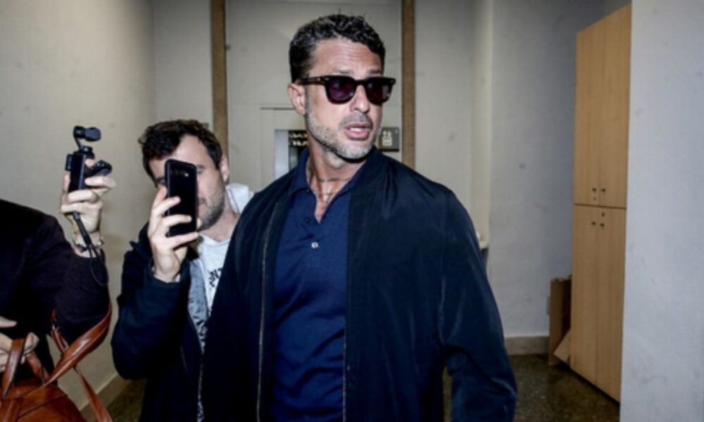 Fabrizio Corona ripubblica Falsissimo contro Mediaset e Signorini: nuovo attacco a Gerry Scotti