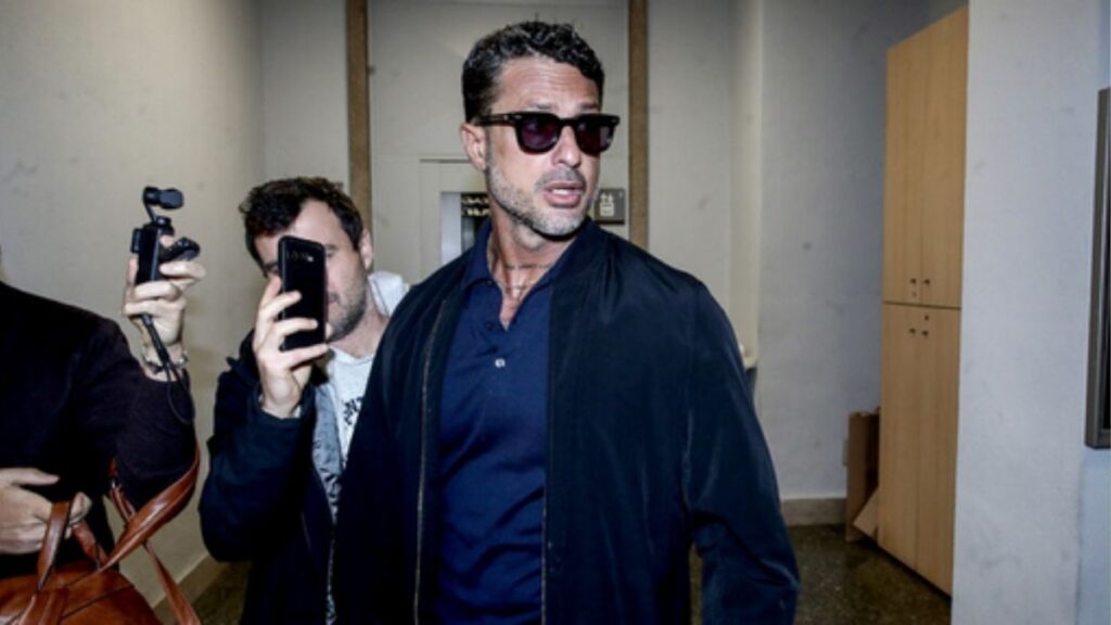 Fabrizio Corona sparito dai social: chiuso Instagram dopo Falsissimo 52 fabrizio corona