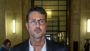 Fabrizio Corona contro Meloni e La Russa nell’ultima puntata di Falsissimo