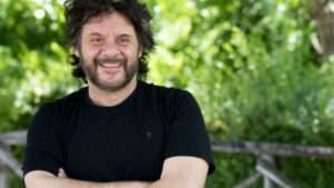 Che scuola ha fatto Lillo Petrolo e che titolo di studio ha?