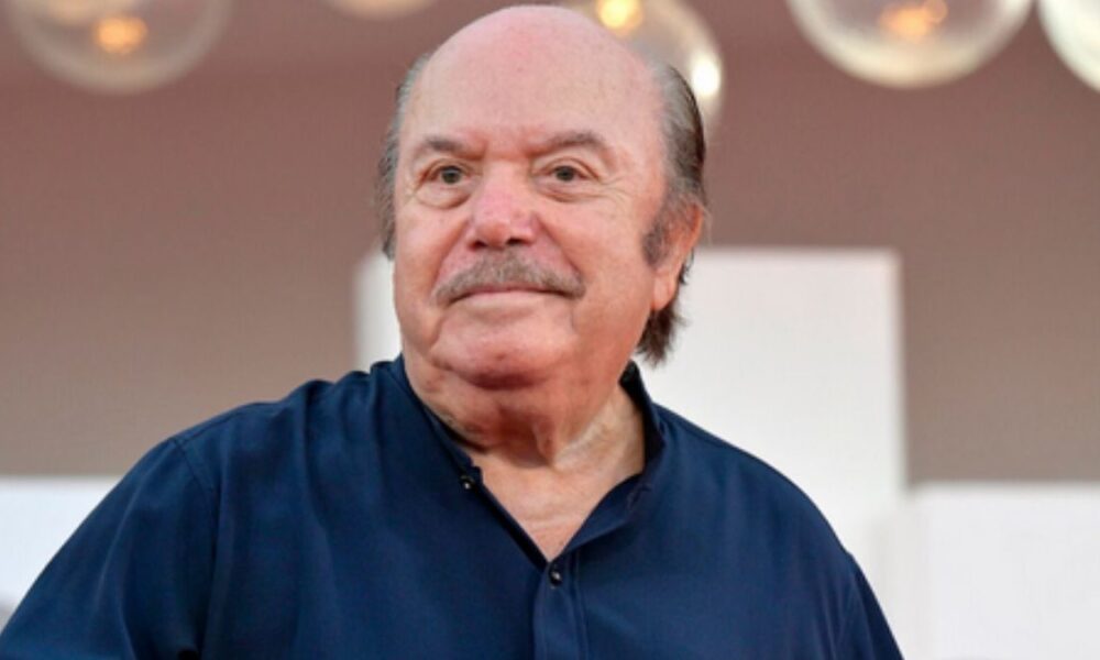 Lino Banfi in sedia a rotelle: paura per la salute dell’attore, cosa sta succedendo davvero