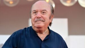 Lino Banfi in sedia a rotelle: paura per la salute dell’attore, cosa sta succedendo davvero