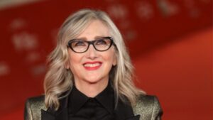 Lunetta Savino a La Confessione: “Con ‘Se non ora quando’ toccammo un nervo scoperto, le donne erano più avanti”