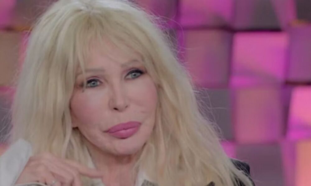 Ivana Spagna racconta la sua vita tra musica, delusioni e sogni: «Gioco al Lotto per aiutare gli animali»