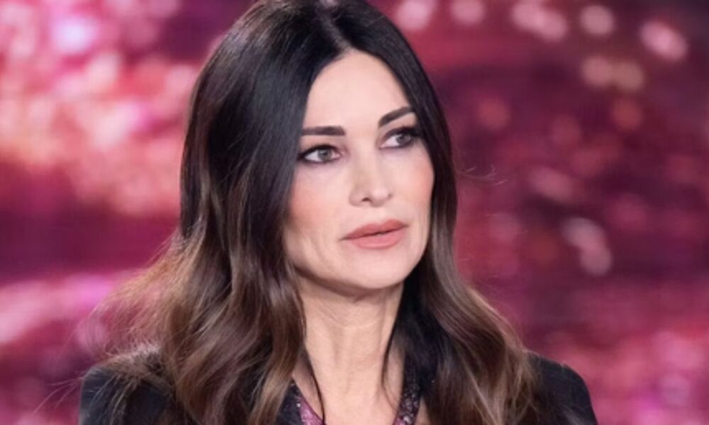 Manuela Arcuri annuncia la separazione dal marito: «Io e Giovanni ci siamo allontanati»