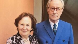 Addio a Enoe Bonfanti, è morta a 88 anni la moglie di Vittorio Feltri