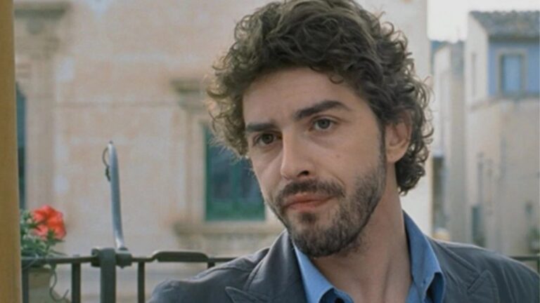 Ascolti TV di lunedì 24 agosto 2026: Montalbano vince, La Ruota della Fortuna vola