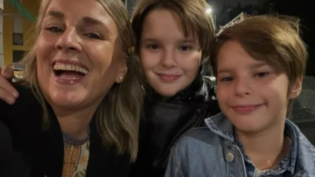 Dramma a È sempre mezzogiorno: è morto il marito di Giusina Battaglia, il dolore di Antonella Clerici 4 giusina battaglia figli